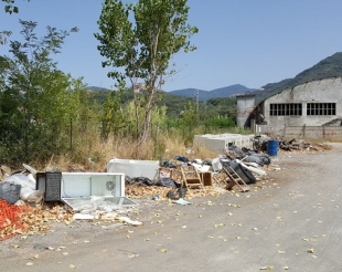 Luni, discariche a cielo aperto