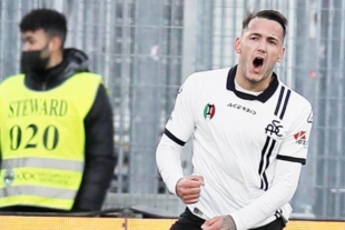 Al termine del primo tempo Spezia in vantaggio 1-0, ma il Sassuolo ha creato pericoli