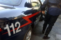Arcola, 35enne dà in escandescenza in un bar: calci e pugni, poi ferisce un Carabiniere e viene arrestato
