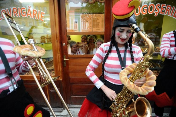 Alla Spezia una parata itinerante di musicisti clown