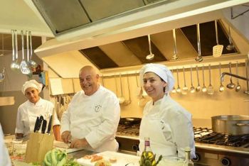 Lo chef Mauro Ricciardi conquista l&#039;ambita Stella Rossa della Guida Michelin