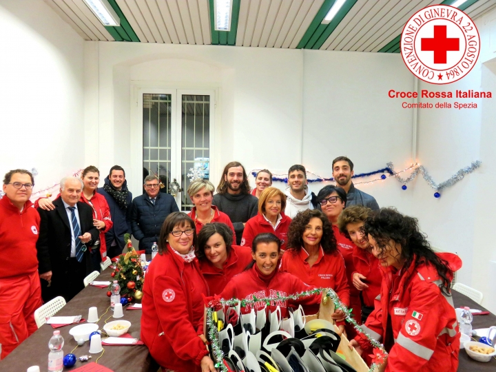 Croce Rossa, i calciatori dello Spezia alla cena di solidarietà per i più poveri