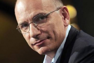 Enrico Letta a Sarzana per tagliare il nastro della sede PD