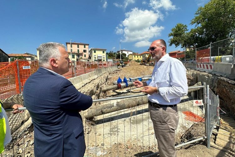 Sopralluogo del Sindaco Peracchini ai lavori di miglioramento delle tubazioni collegate all'acquedotto di Fornola