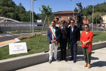 Inaugurata la &quot;Piazza dei Carabinieri&quot; a Borghetto Vara (foto)