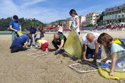 Giornata mondiale della Terra: ieri alla Venere Azzurra raccolta dati e pulizia spiaggia