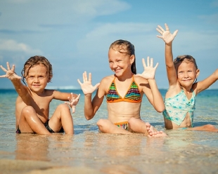 Centro estivo al 2 giugno: yoga, mare, piscina e orienteering