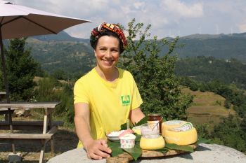 Barbara con la sua agrigelateria nel piccolo borgo di Bergugliara a Zeri vince il premio &quot;Amiche della terra&quot; (video)