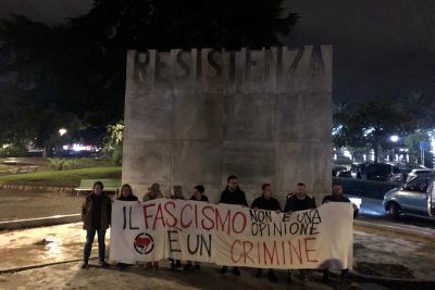 In strada per ribadire che &quot;Il fascismo non è un&#039;opinione, è un crimine&quot;