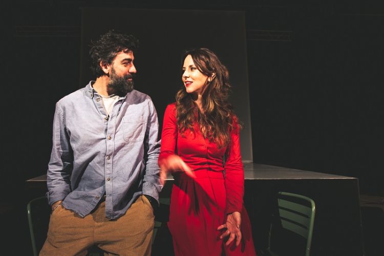 Caterina Guzzanti sul palco del Teatro degli Impavidi di Sarzana