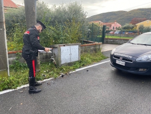 Abbatte con l&#039;auto una colonna del gas, aveva un tasso alcolemico 5 volte quello consentito