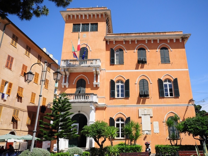 Monterosso, attivo il servizio navetta tra il Centro Storico e Fegina