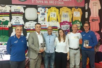 Presentato al museo del ciclismo della Spezia il libro dell&#039;ex professionista Ivan Cerioli