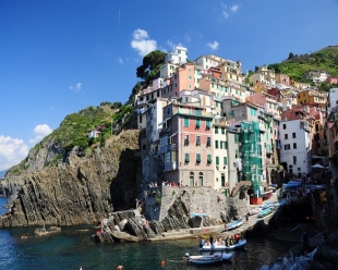 Riomaggiore, l&#039;illuminazione pubblica sposa il LED