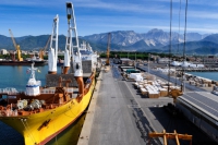 Il porto di Marina di Carrara