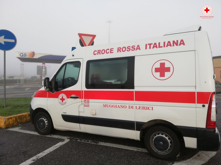 670 km in una mattina per aiutare 3 pazienti: il tour de force della Croce Rossa