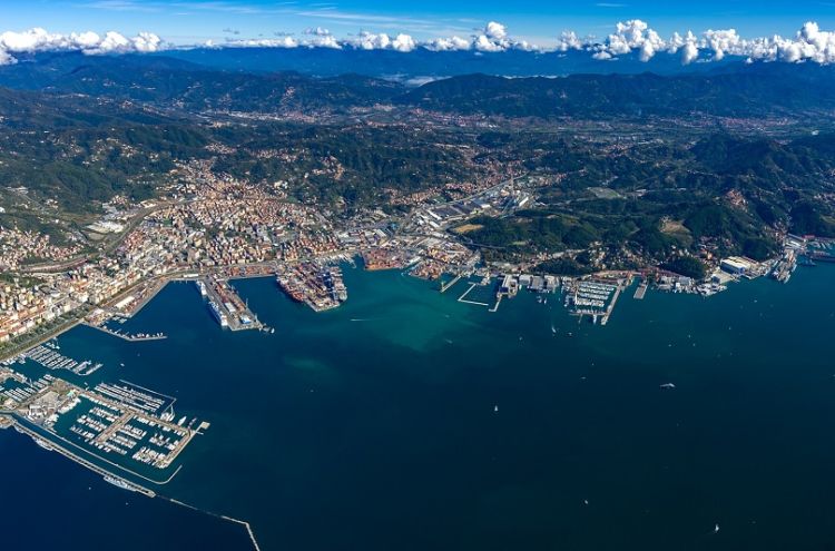 I traffici nei porti della Spezia e Marina di Carrara sono in crescita, nonostante la difficile congiuntura internazionale