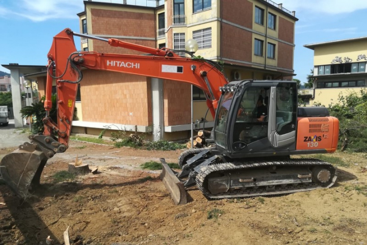 Sarzana, nuova Poggi Carducci: iniziato il cantiere per le opere propedeutiche a demolizione del vecchio plesso
