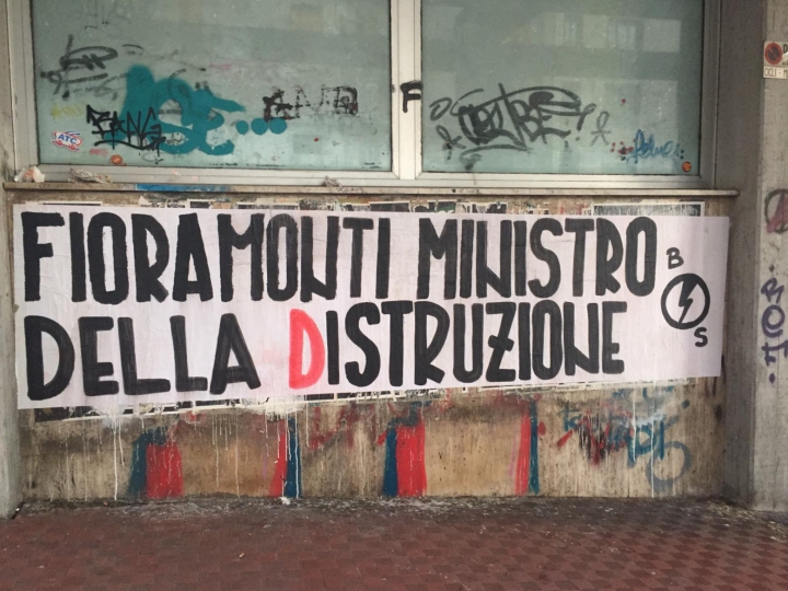 Blocco Studentesco, striscioni contro il Ministro dell&#039;Istruzione Fioramonti