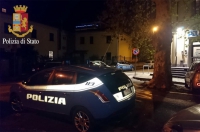 Auto della polizia davanti al Commissariato di Sarzana