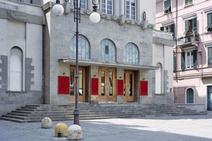 Ingresso del Teatro Civico della Spezia