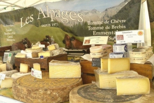 Vini, formaggi e dolci: a Sarzana torna il mercatino tradizionale francese