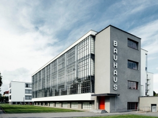 Al Liceo Cardarelli un incontro sul Bauhaus