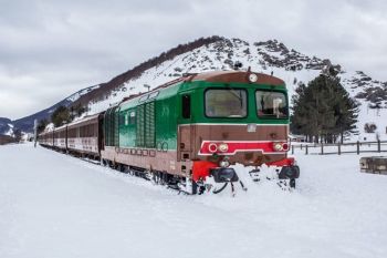 Ad Equi Terme con un treno storico per vedere il Presepe vivente