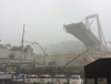 Genova, crollato il ponte Morandi sull&#039;autostrada A10: i soccorritori lavoreranno tutta la notte (video)