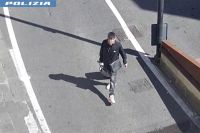 Truffatore si nasconde tra i turisti in stazione: identificato e denunciato dalla Polizia di Stato 